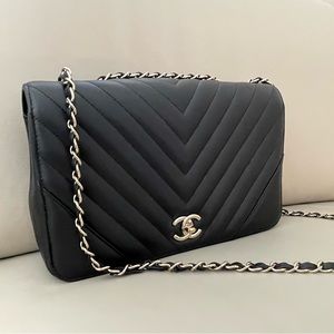 Chanel chevron rectangle shoulder bag of 2019 collection